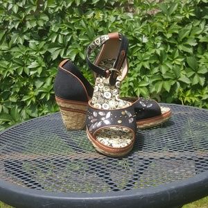 Heeled sandels